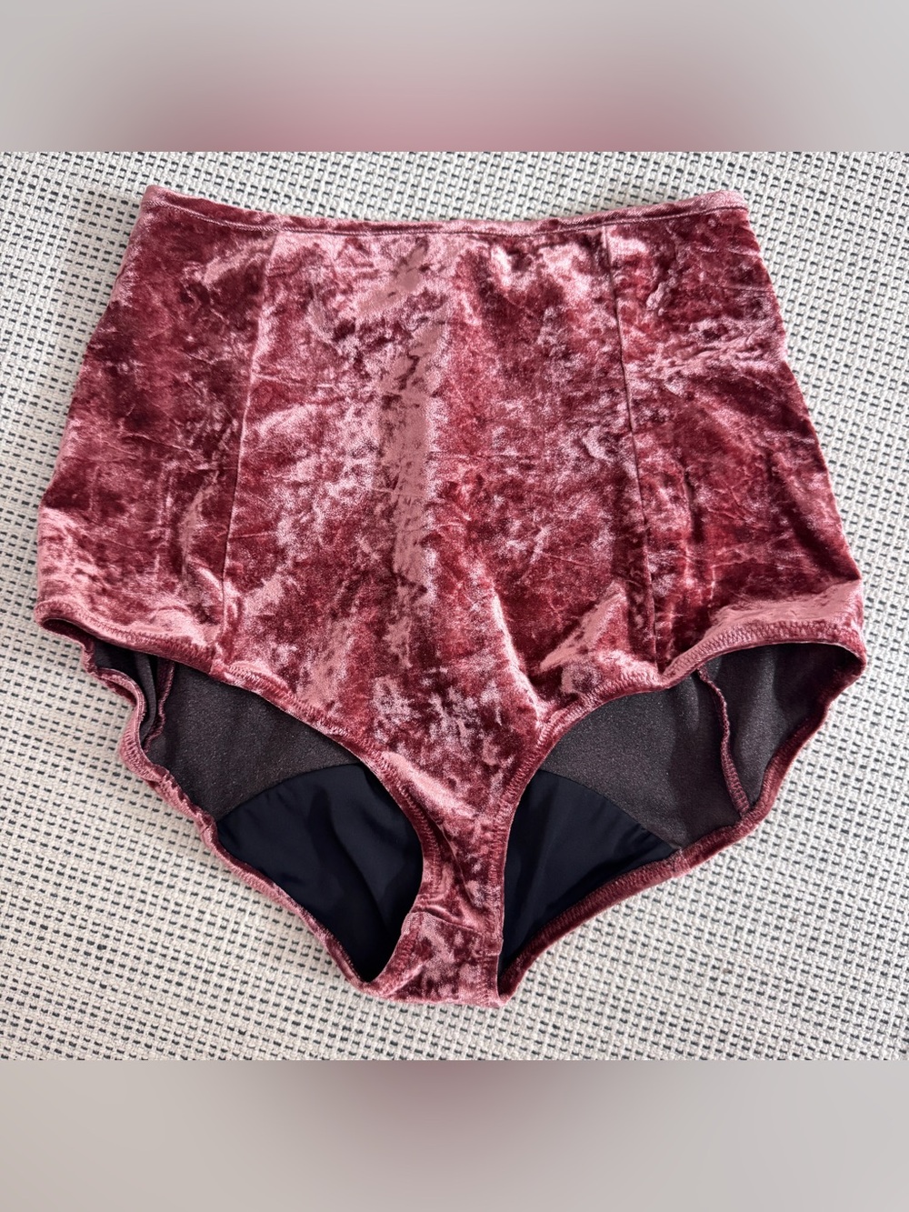 Rachel Comey Crushed Velvet High-Waist Shorts in Dusty Rose Sz S
